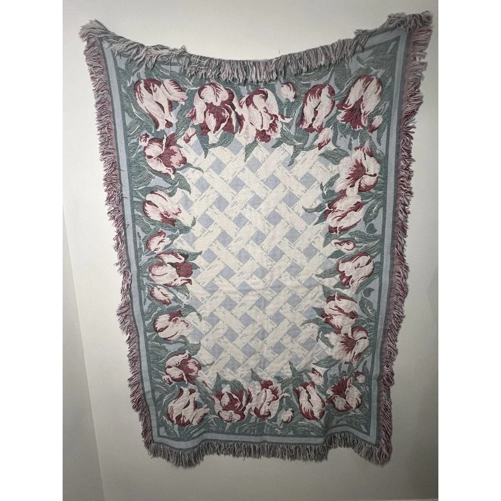 40 by 60 Floral Rose Lattice Tapestry Cross Stitch Throw Blanket with Fringe EUC